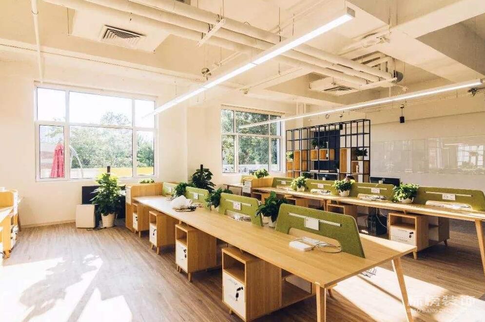 深圳办公室装修完成后如何进行保洁工作？